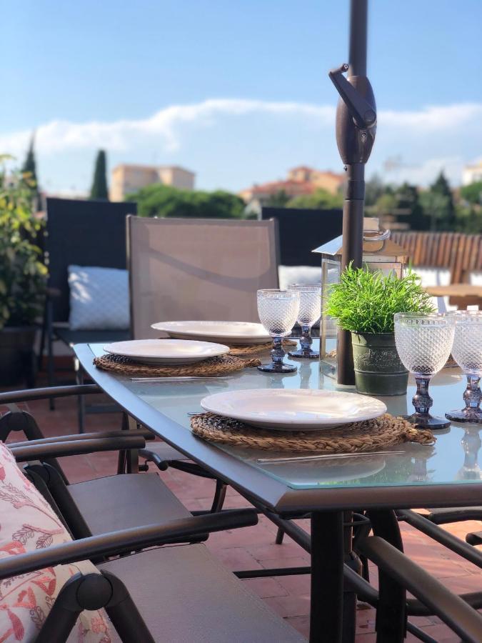 Con Terraza Y Piscina En Apartment *