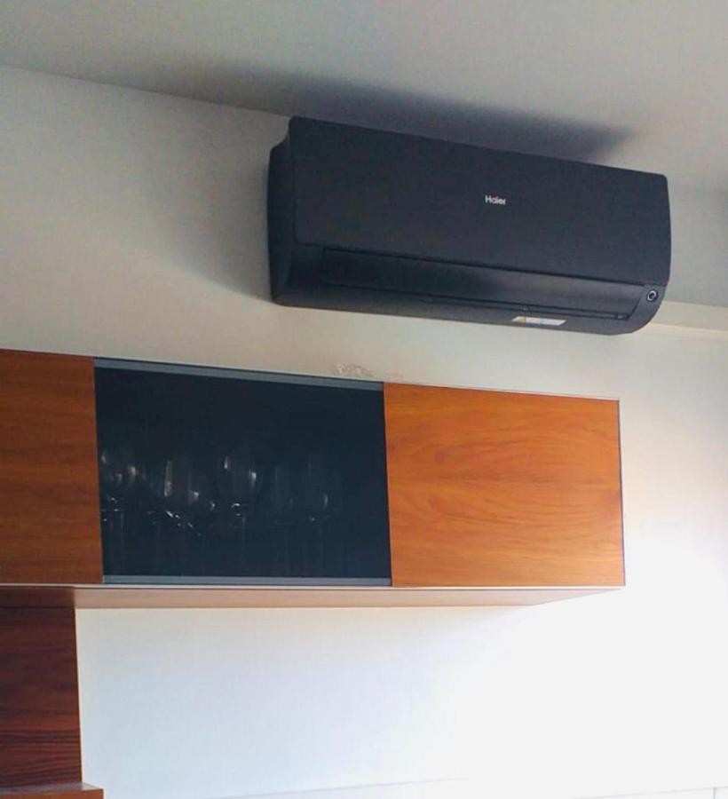 Con Terraza Y Piscina En Apartment *